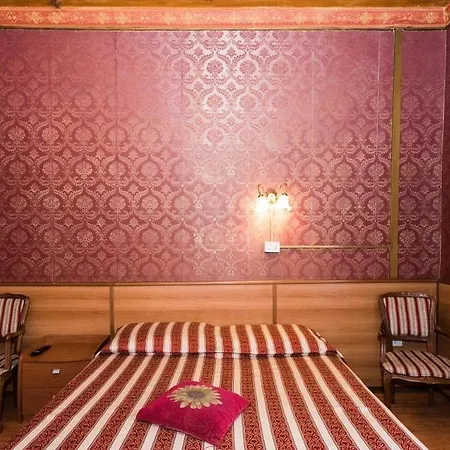 Otel Artromano 2*