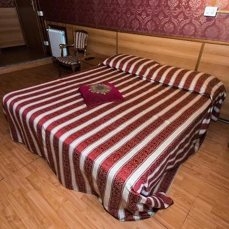 Artromano Otel 2*