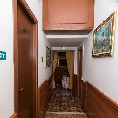 Otel Artromano 2*