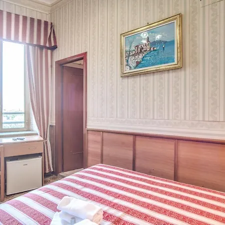 Artromano Otel 2*