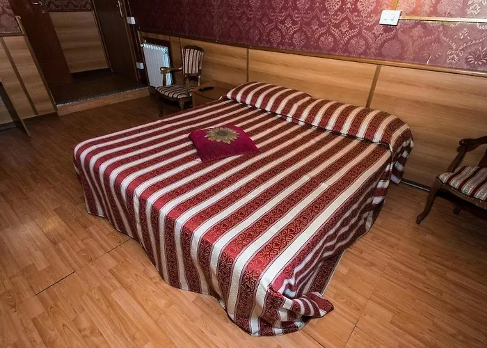Artromano Hotel 2*