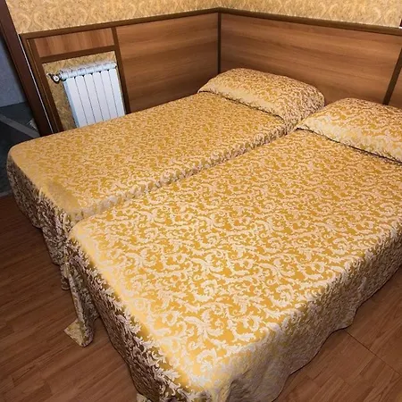Artromano فندق